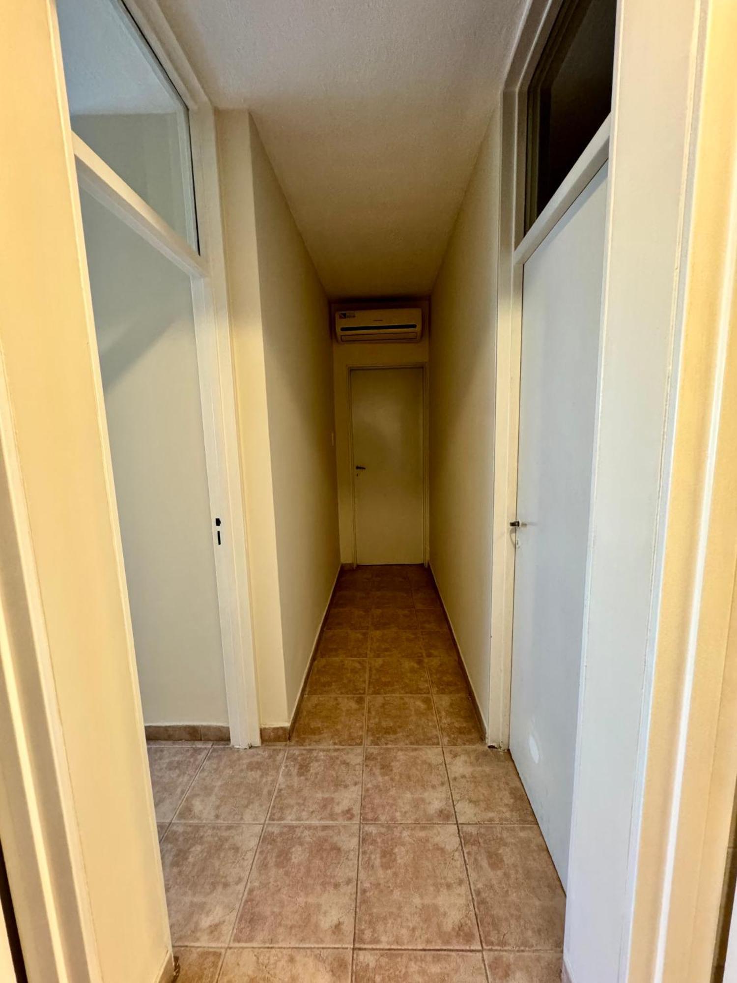 Departamento Frente Al Shopping ,b 8 *